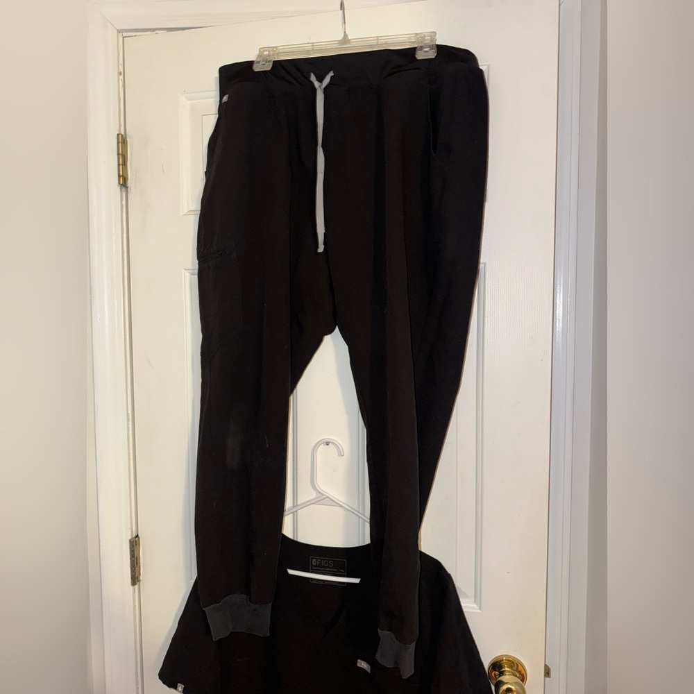 Figs black jogger scrub set 2x